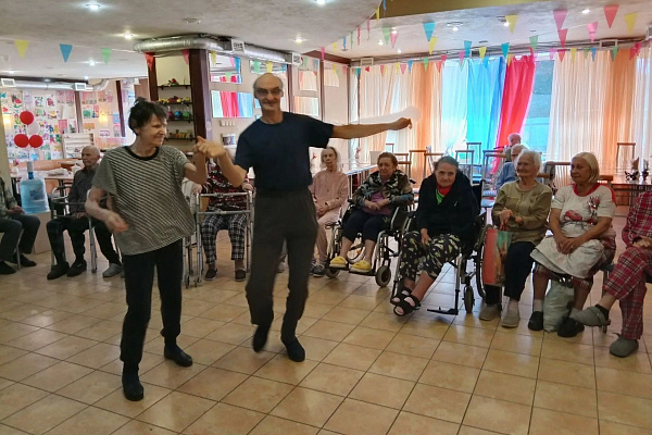 Заряжайтесь на позитивные выходные вместе с нами💥 — фото 1